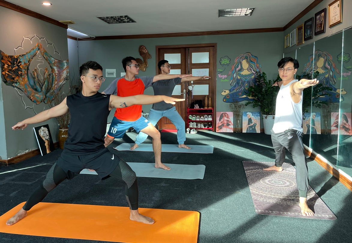 Zeno Yoga Club Zeno Yoga Club